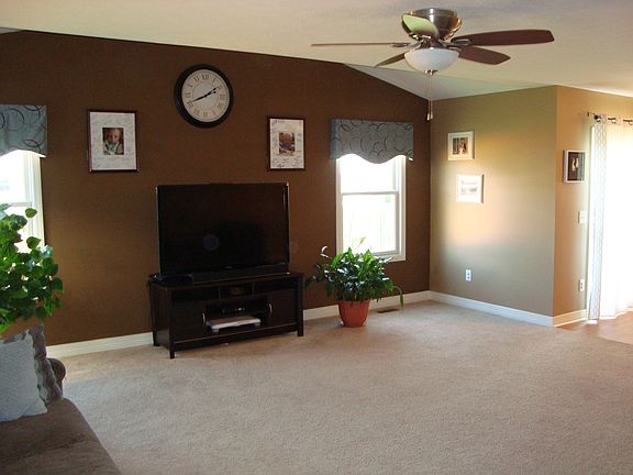 4th image of 444 Lilyfield Ln