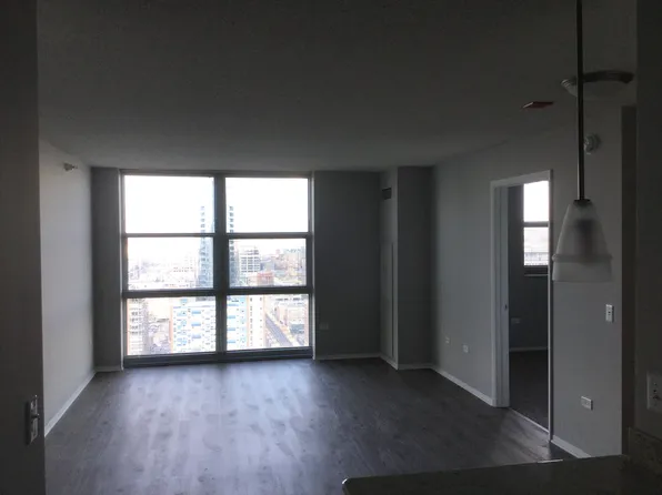 330 N Canal St #33E, Chicago, IL 60606