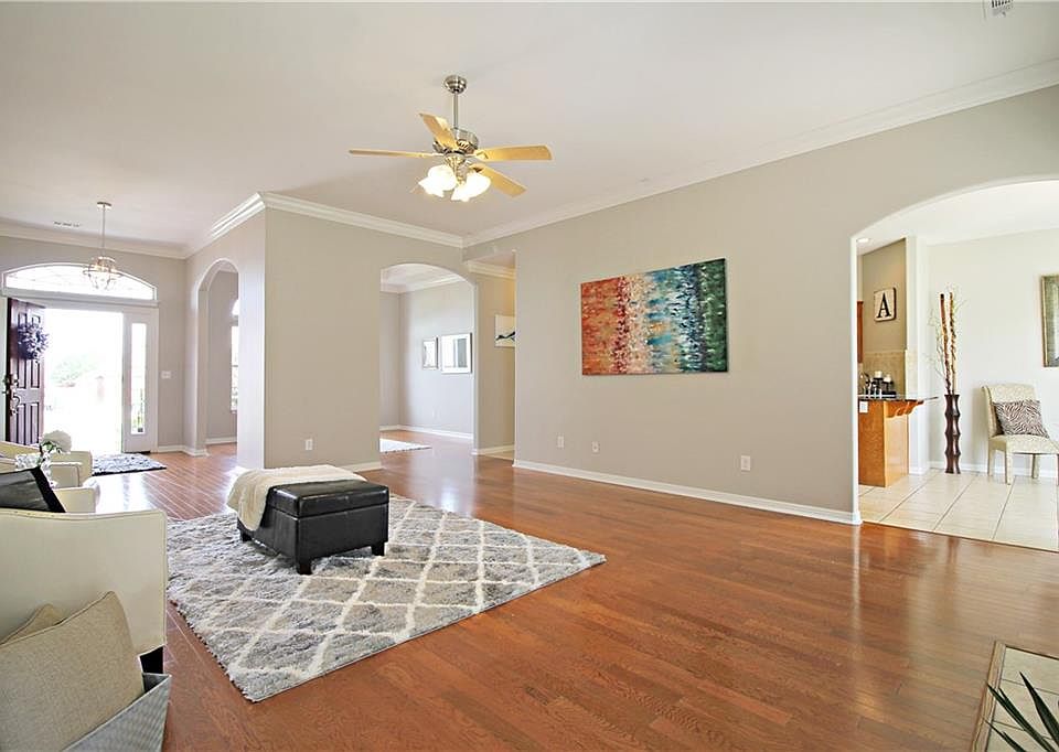 1st image of 2303 SW Chinquapin Ave