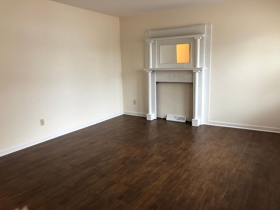 1st image of 2204 Columbus Ct