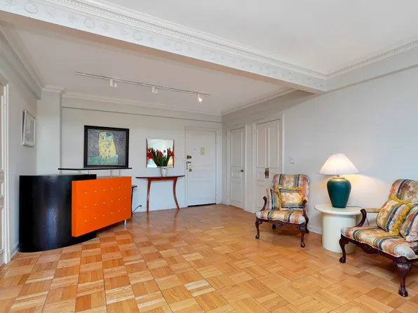 25 Sutton Place South image 8 of 20