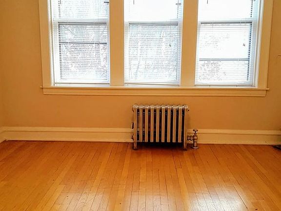 3rd image of 1120 S Austin Blvd APT 3W