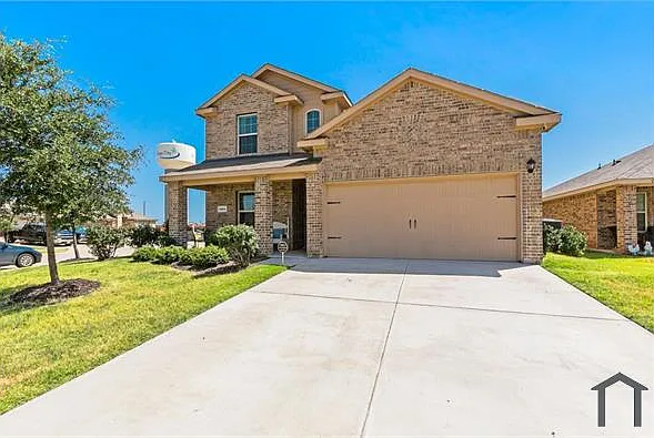 1404 Basswood Ln — Photo 1