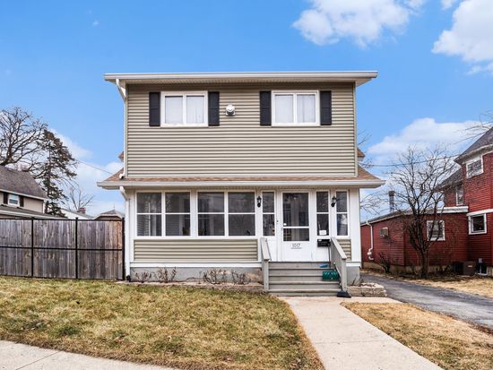 1017 W Highland Ave, Elgin, IL 60123