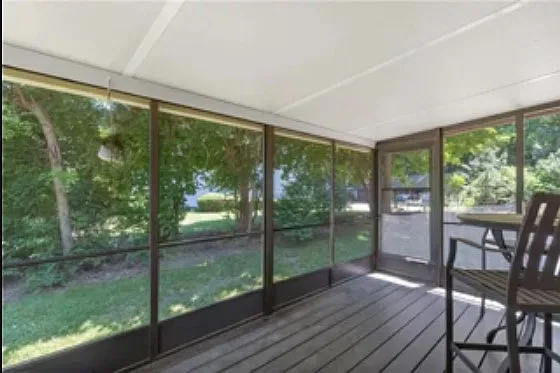 3 bed, 1318 sqft, $3,500 — Photo 4