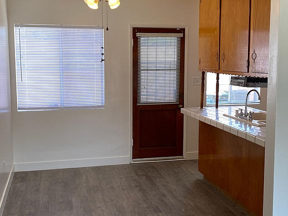 3rd image of 21618 Horst Ave