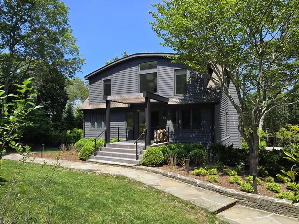 (undisclosed Address), East Hampton, NY 11937