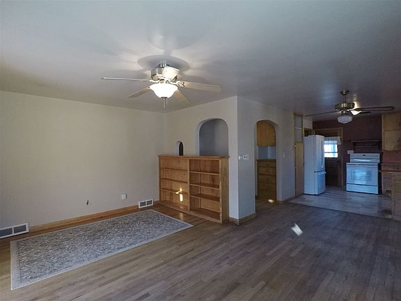 4th image of 1511 W 1st St