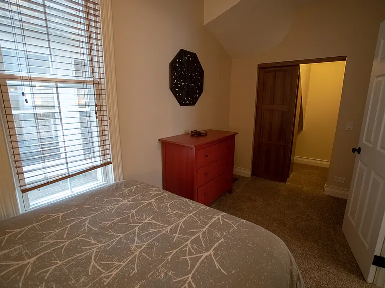 3238 N Hoyne Ave #1 — Photo 8