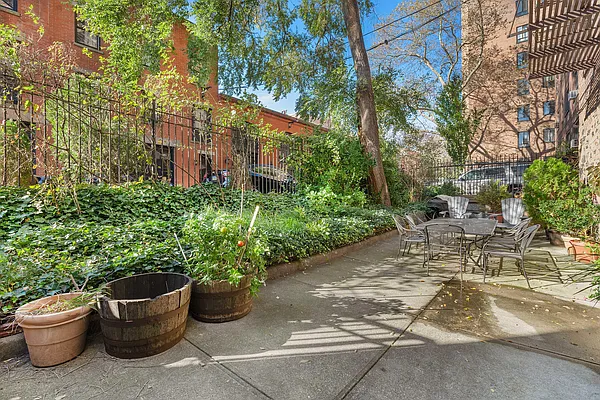 Sold by HomeLister Inc | media 12