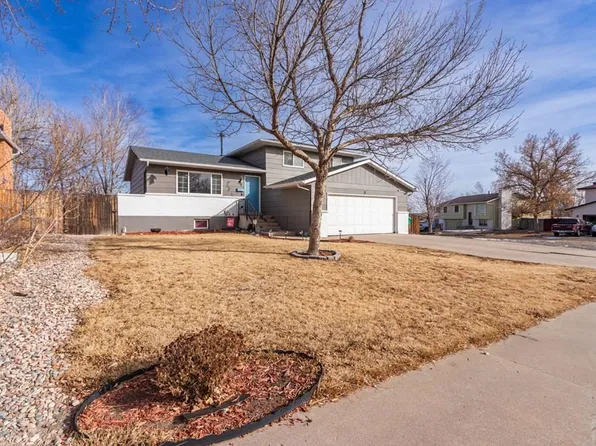 2 Armstrong Ln, Pueblo, CO 81001