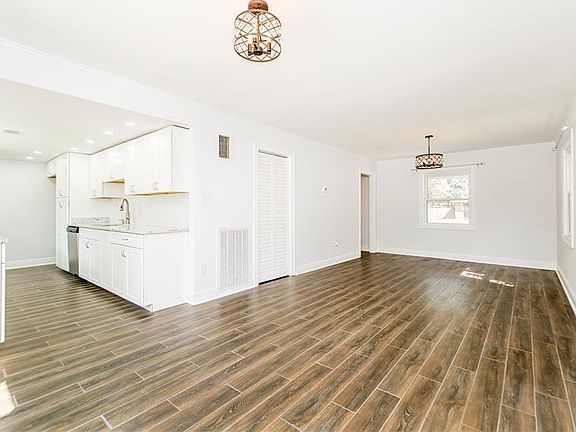 4th image of 134 Sandra Lee Dr