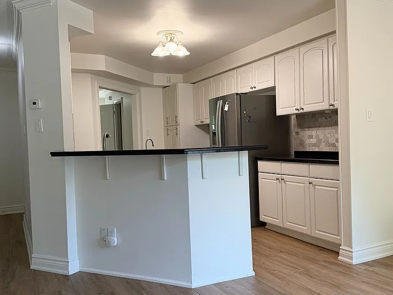 1133 Westview Ter — Photo 9