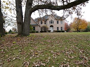 4N979 Westwoods Ct, Saint Charles, IL