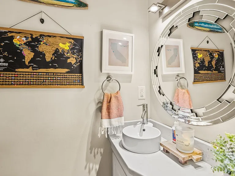 223 Ivy Cir — Photo 9