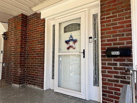 3rd image of 5954 Agusta St