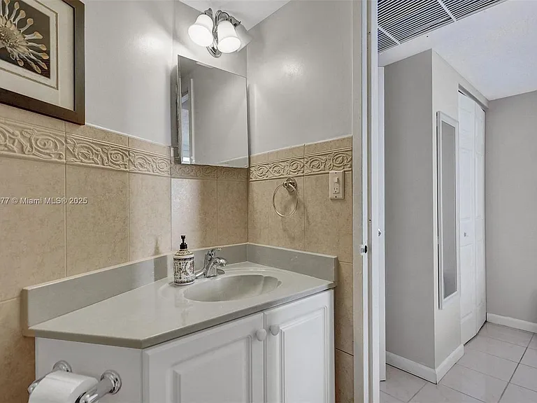 3180 S Ocean Dr #1504 — Photo 14