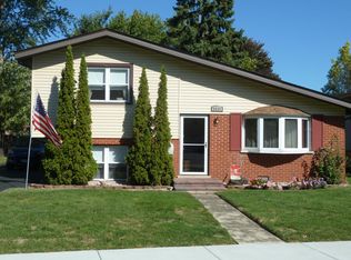 6934 W 107th Pl, Worth, IL