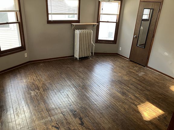 4th image of 3420 Portland Ave #1
