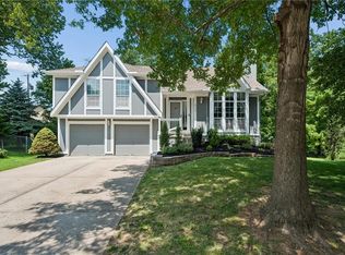 4904 Rosehill Dr, Shawnee, KS 66216