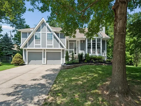 4904 Rosehill Dr, Shawnee, KS 66216