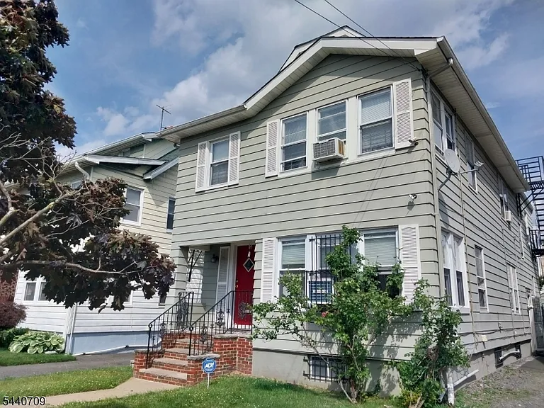 230 Ampere Pkwy — Photo 2