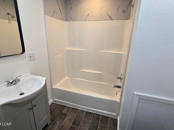 4th image of 657 W Main St #2