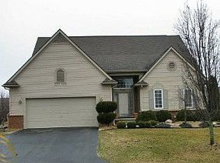 731 Remington Ct, Commerce Township, MI