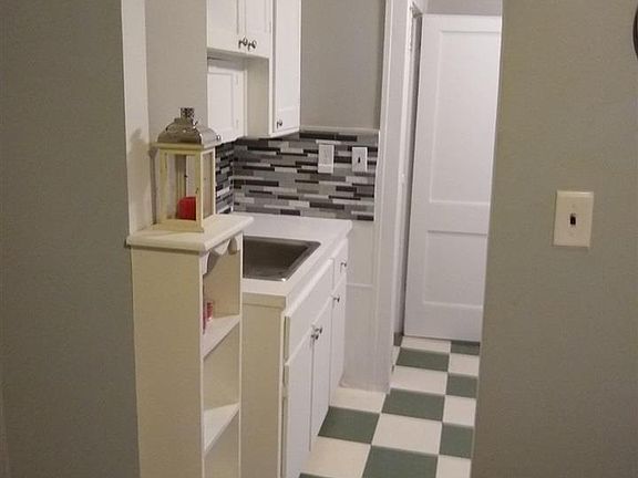 4th image of 23514 Deanhurst St