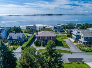 233 Tuckerman Ave, Middletown, RI 02842