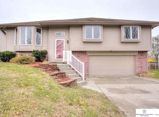 21507 Arabian Rd, Elkhorn, NE 68022