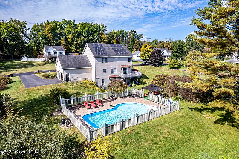 4th image of 25 Stonehurst Drive