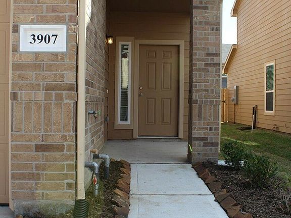 5th image of 3907 Lexington Grove Ct