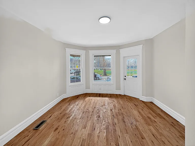 345 Walnut St #1R — Photo 33