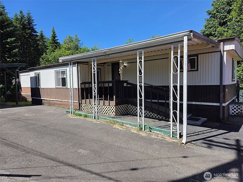 2nd image of 801 Division Avenue