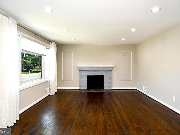 4th image of 5815 Arbroath Dr
