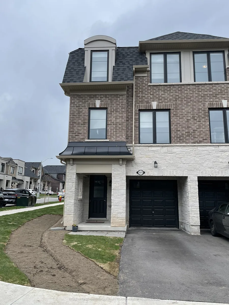 Building Photo - 1373 Almonte Dr
