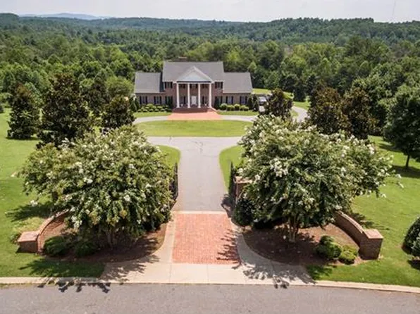 365 Hunting Dr, Nebo, NC 28139