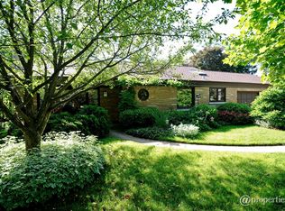 3S033 Williams Rd, Warrenville, IL 60555