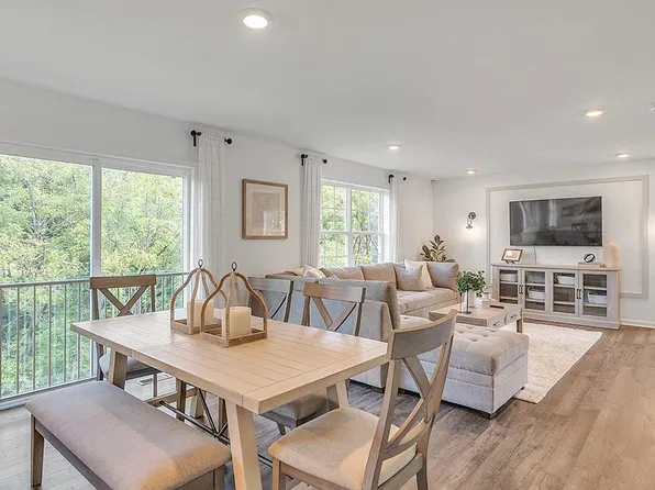 139 Malibu Dr, Egg Harbor Township, NJ 08234