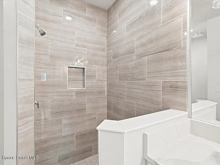 407 Cellini Ave NE — Photo 43