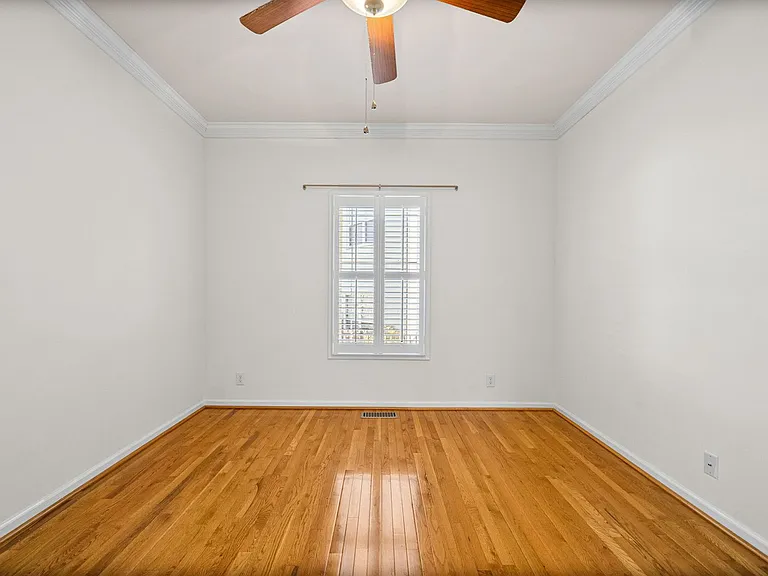 650 Appomattox Ct — Photo 17