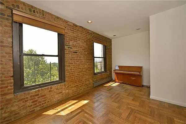Sold by Fenwick Keats Real Estate | media 19