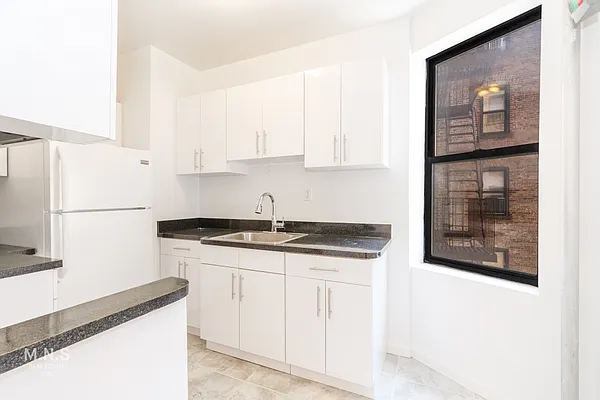 Rented by MNS | media 7