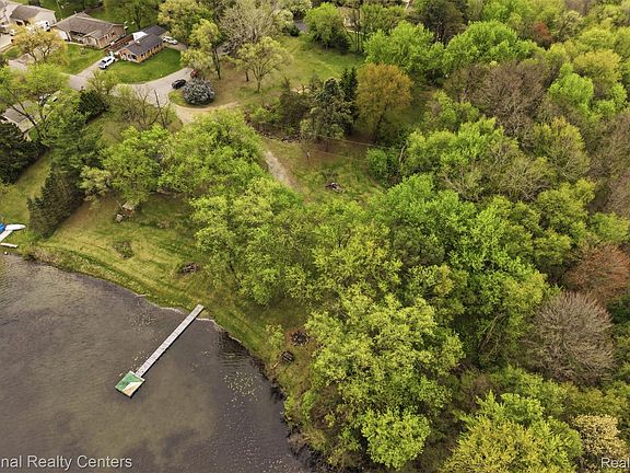 4th image of 1625 Highland Park Dr