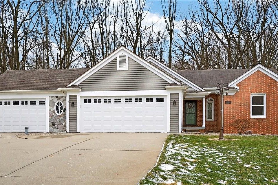 1st image of 6828 Country Lane Dr