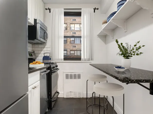 305 East 72nd Street image 6 of 10