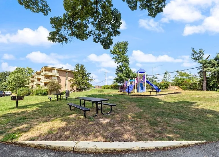 7172 Donnell Pl — Photo 20