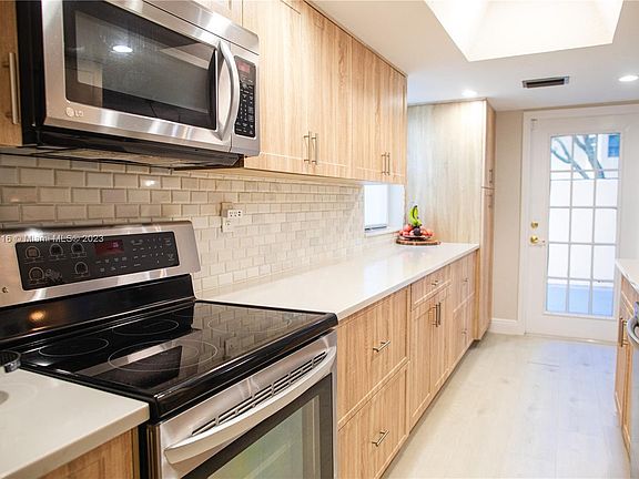 2nd image of 11313 SW 9th Ct
