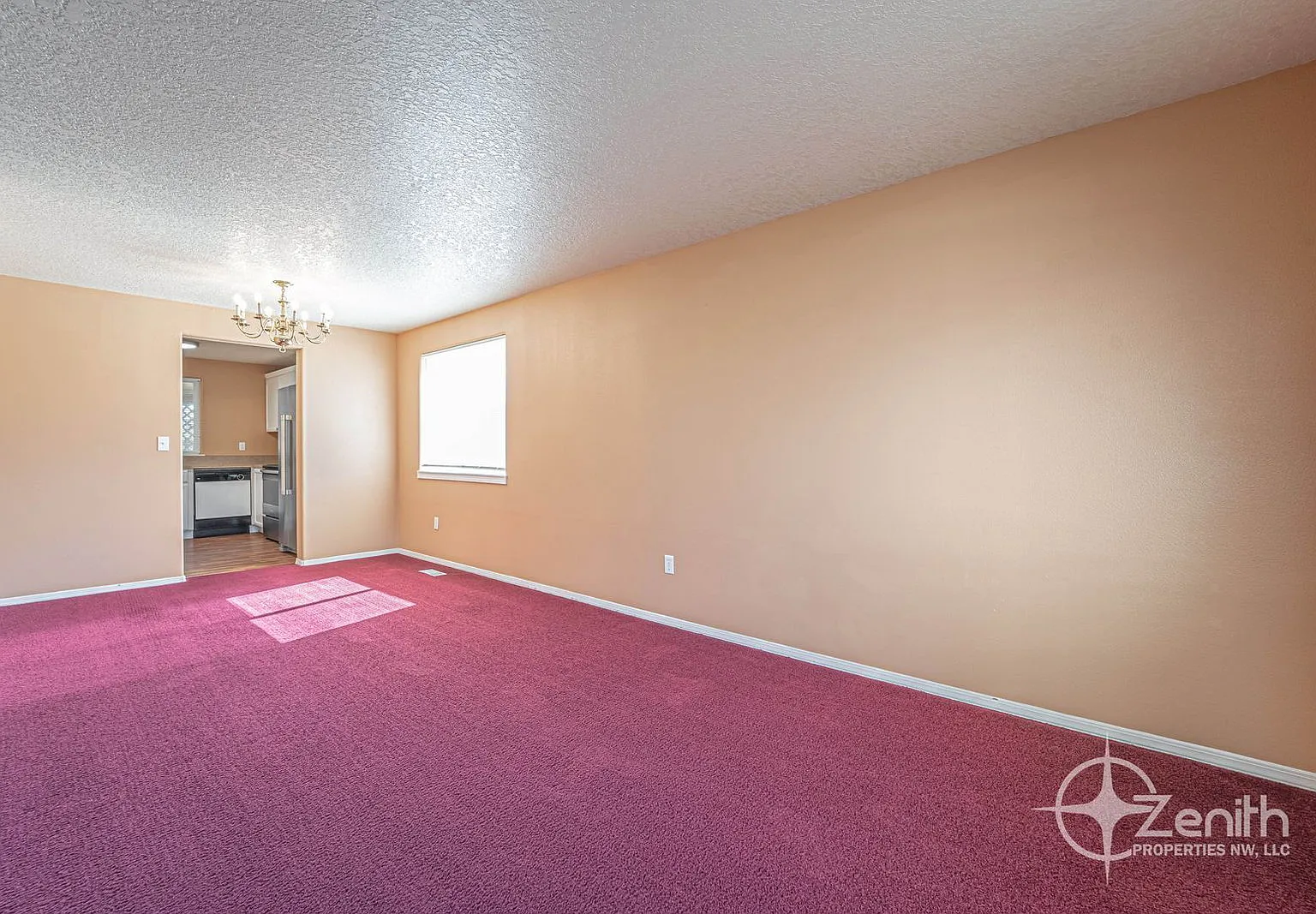 4 bed, 2.5 bath, 2484 sqft, $2,995 — Photo 4